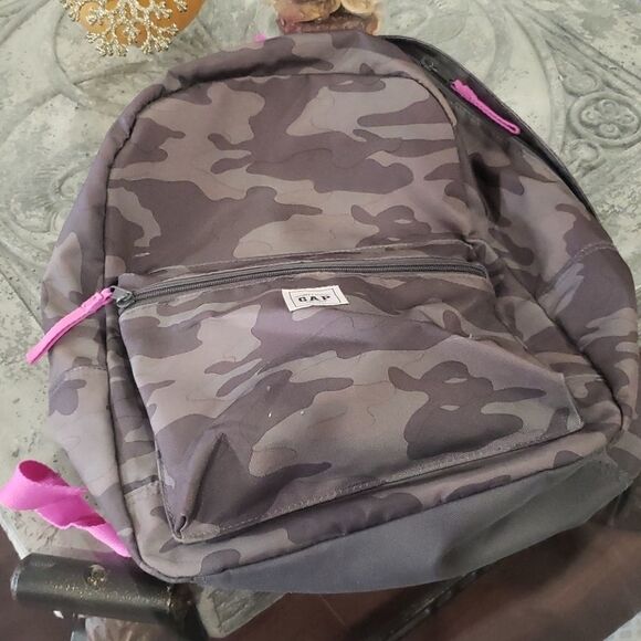 Gap backpack - Picture 1 of 4